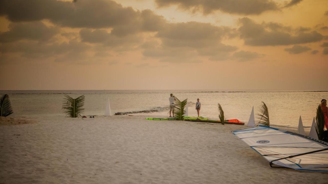 Escapism Maldives Hotel Feridhoo Bagian luar foto