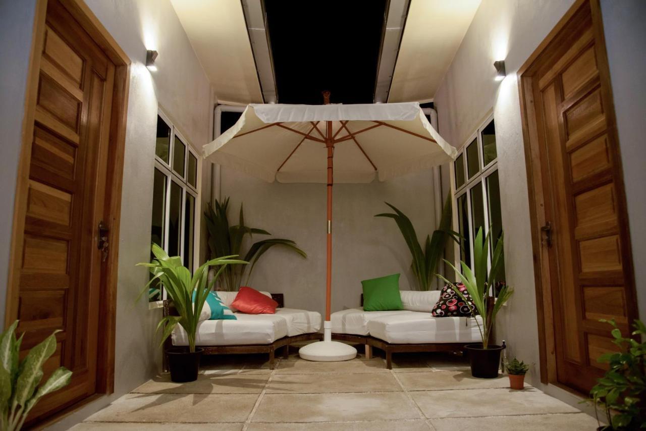 Escapism Maldives Hotel Feridhoo Bagian luar foto